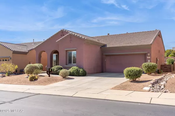 2067 W Demetrie Canyon Drive, Green Valley, AZ 85622