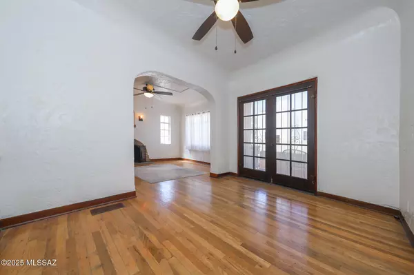 Tucson, AZ 85719,116 N Martin Avenue