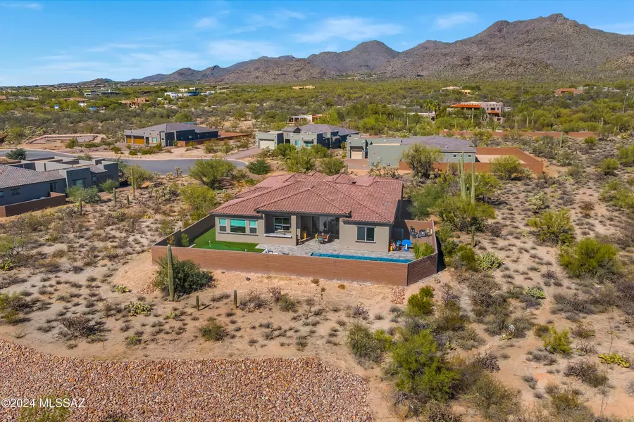 3845 W Carpas Wash Court, Marana, AZ 85658