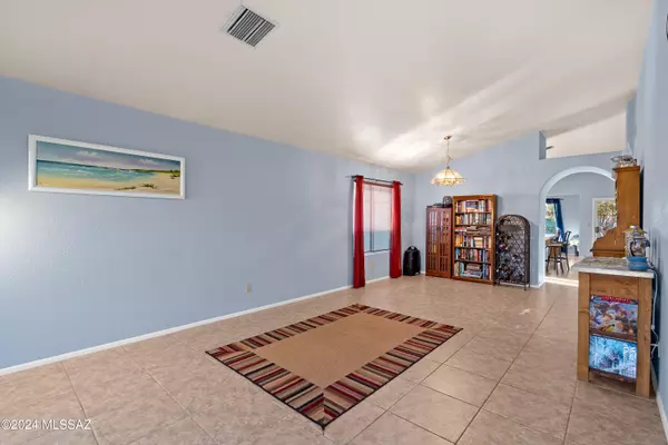 Tucson, AZ 85742,9069 N Wild Eagle Avenue