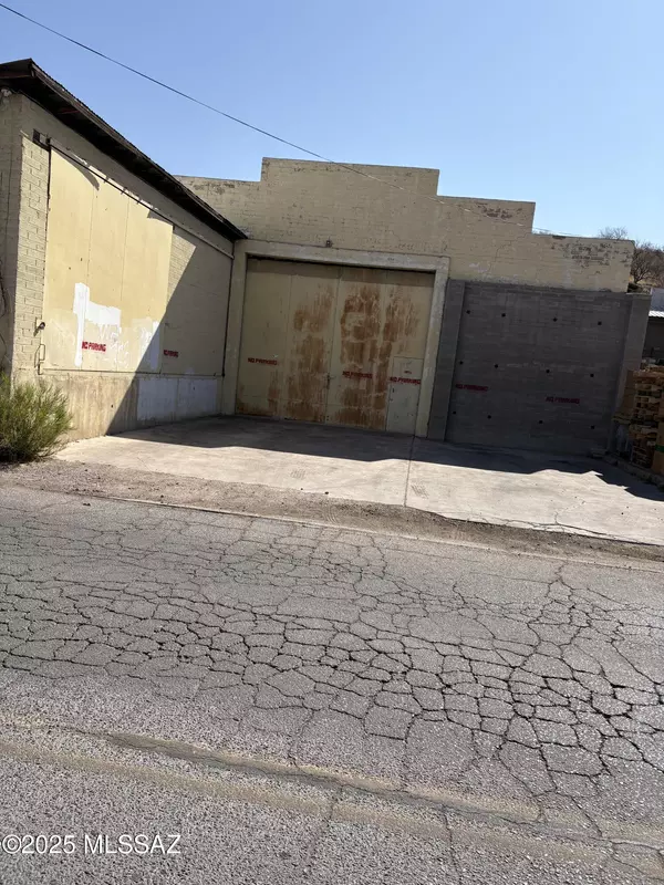 1122 N Bankard Avenue, Nogales, AZ 85621