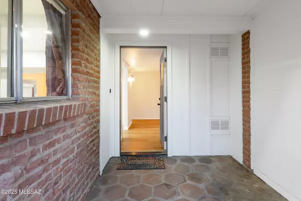 Tucson, AZ 85710,7238 E Montecito Drive