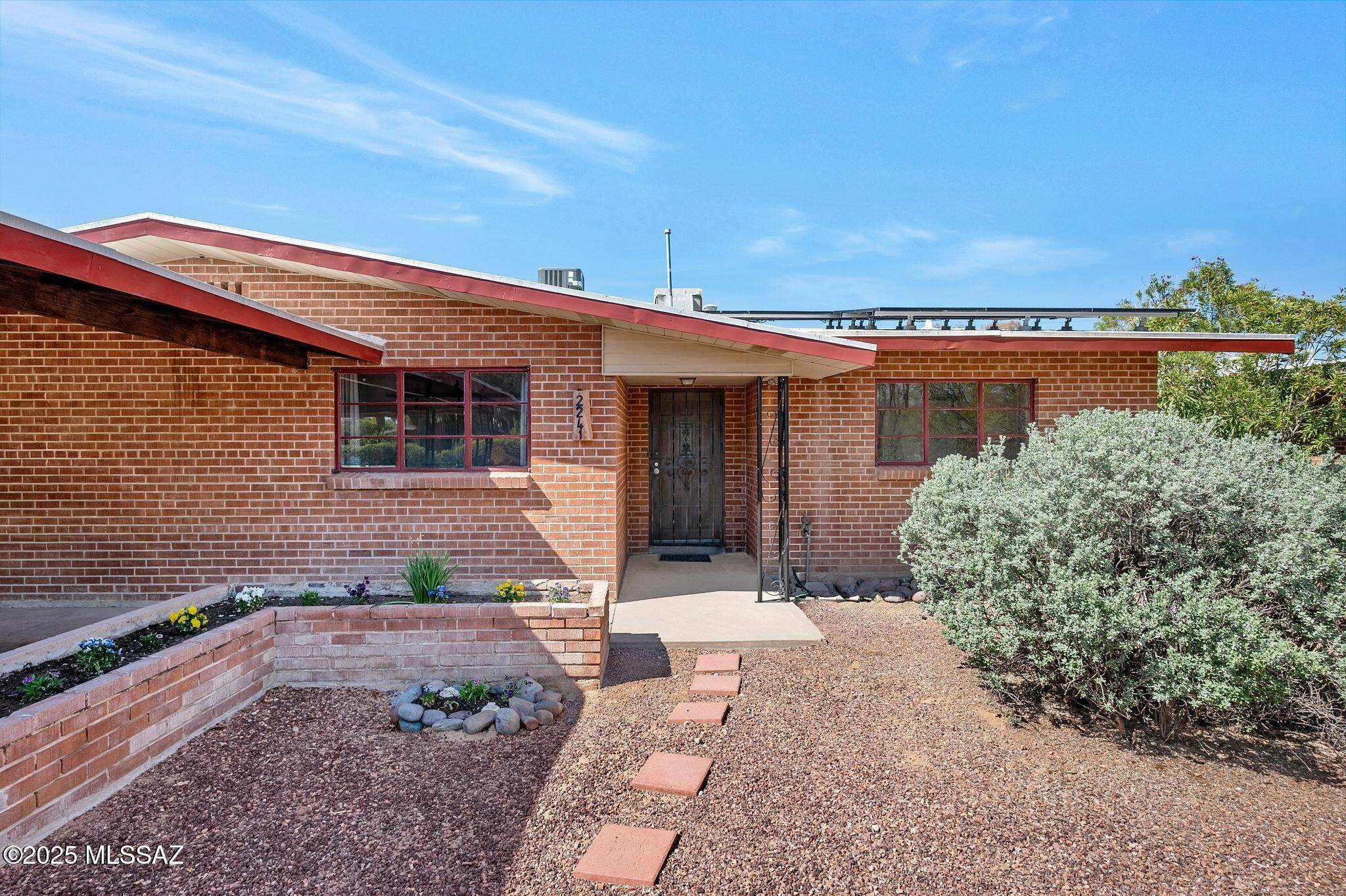 Tucson, AZ 85719,2241 E La Madera Drive