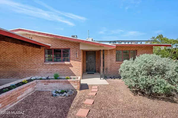 Tucson, AZ 85719,2241 E La Madera Drive