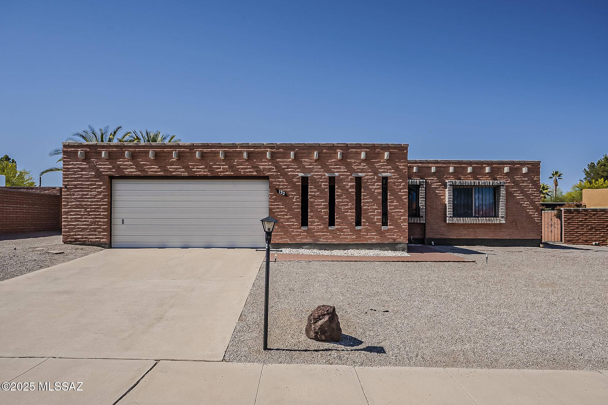 Green Valley, AZ 85614,132 W Calle Montana Jack