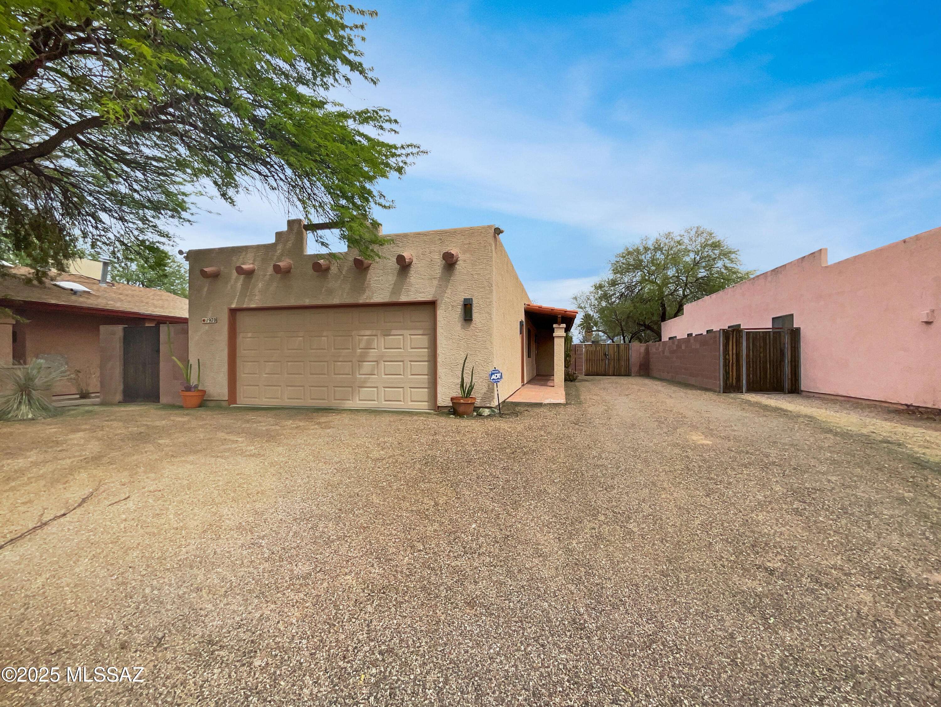 1970 N Lindenwood Court, Tucson, AZ 85712