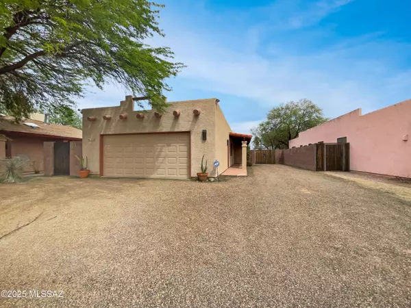 1970 N Lindenwood Court, Tucson, AZ 85712