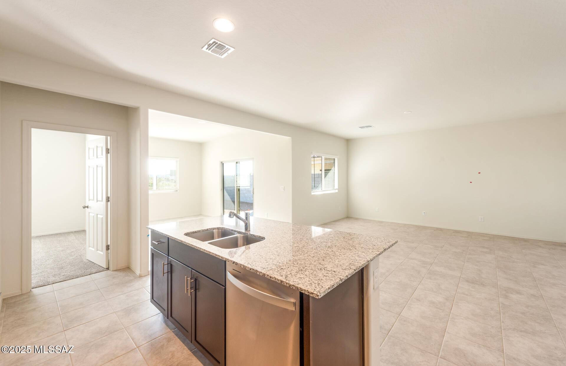 Sahuarita, AZ 85629,840 W Calle El Teclado