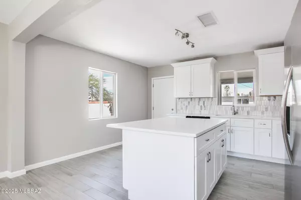 Tucson, AZ 85719,801 E Hedrick Drive