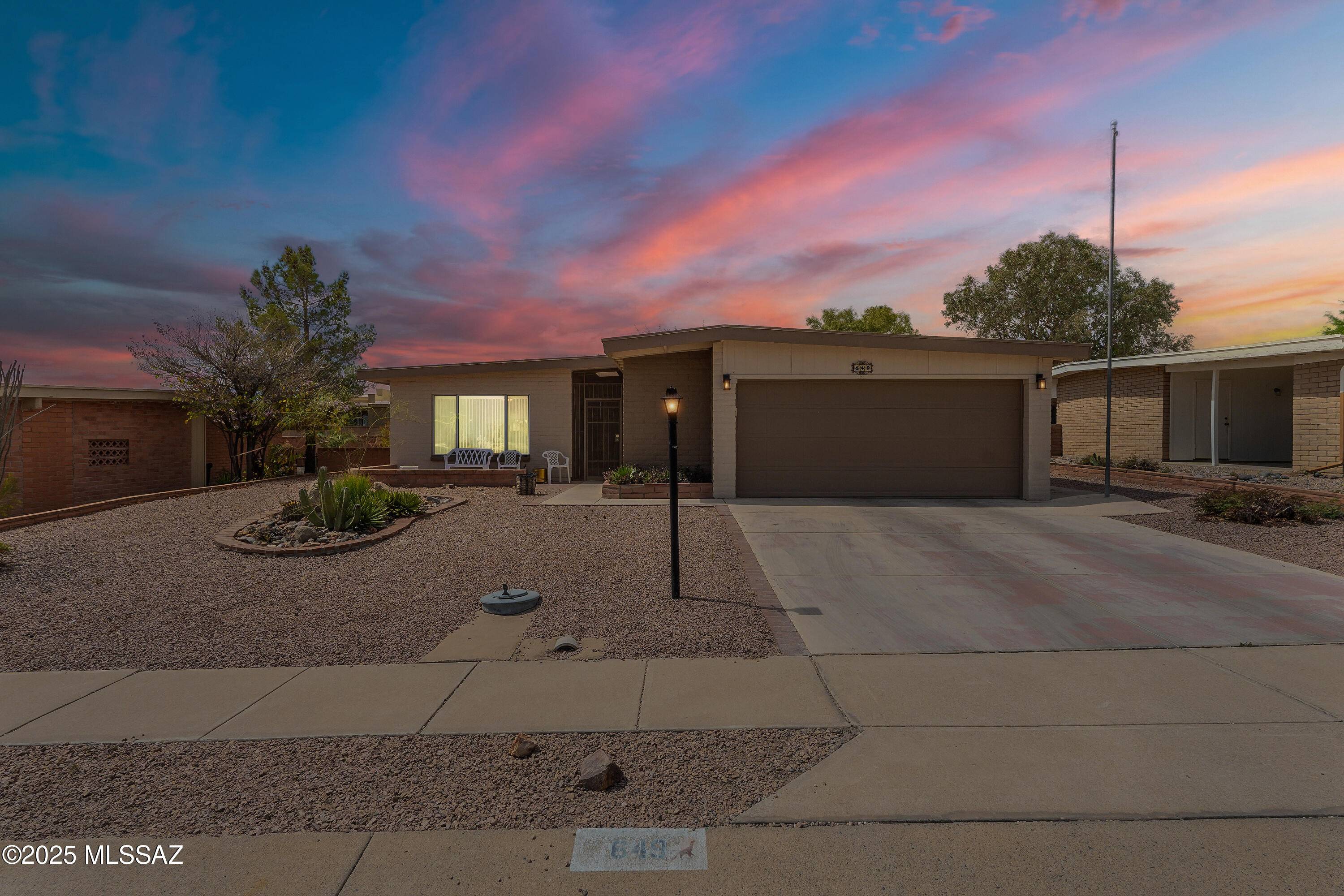 Green Valley, AZ 85614,649 W Via San Mateo