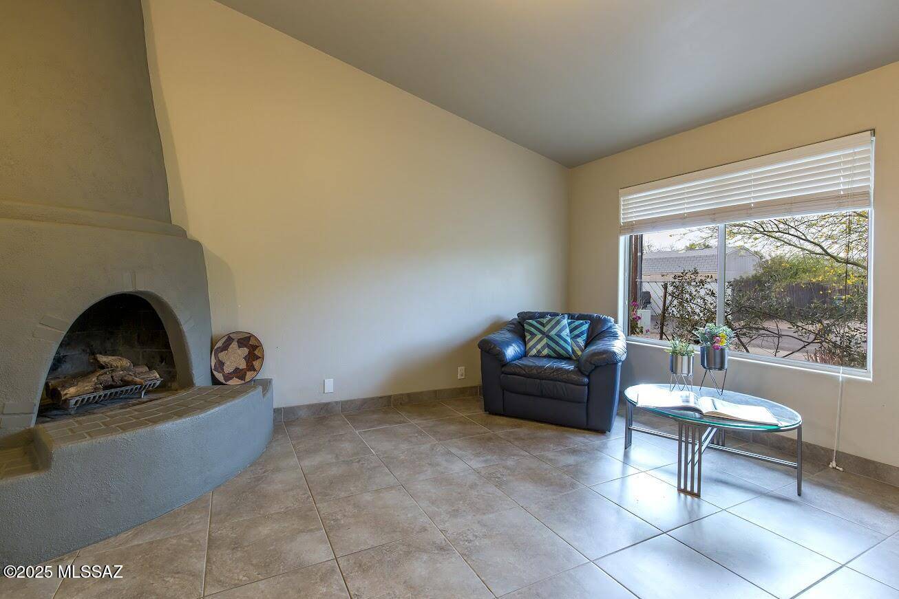 Tucson, AZ 85712,5710 E Camden Street