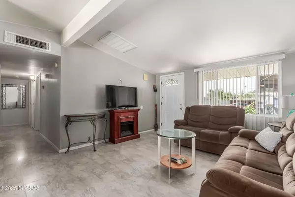 Tucson, AZ 85705,1908 W Root Lane