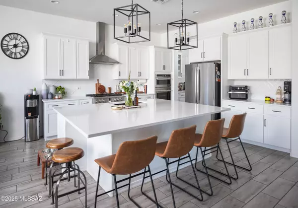 Oro Valley, AZ 85755,470 W Red Ribbon Lane