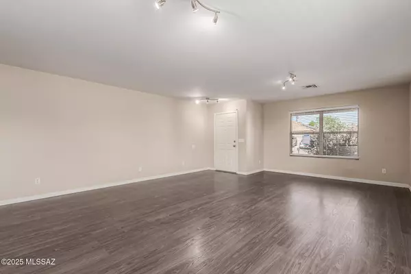 Tucson, AZ 85742,8463 N Deer Valley Drive