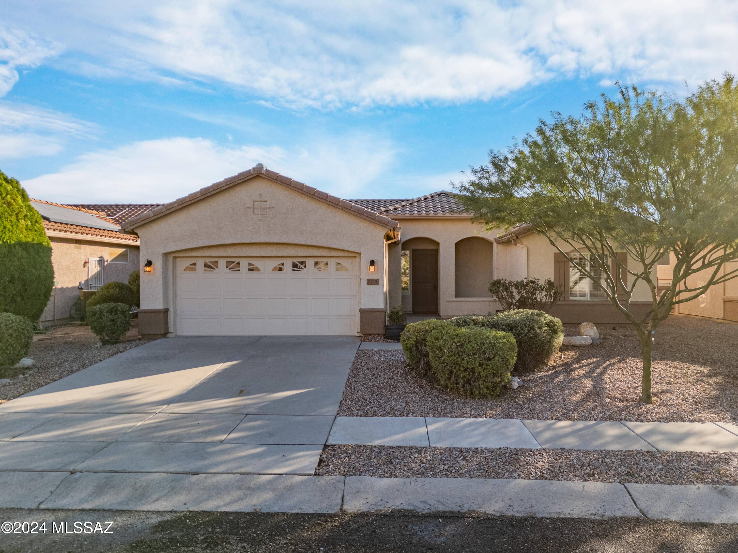 7715 W Candle Creek Road, Tucson, AZ 85743