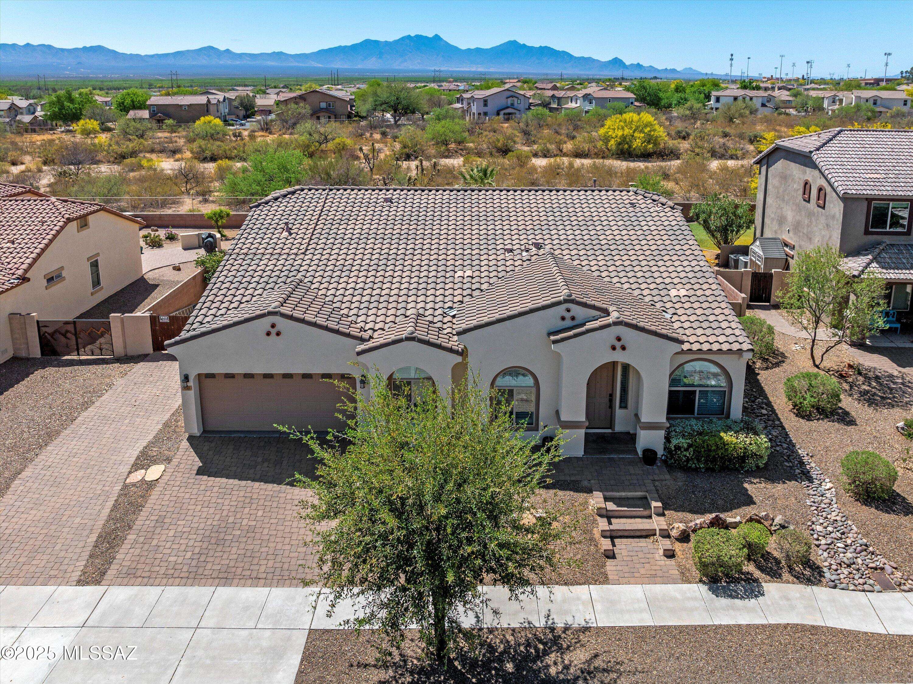 Sahuarita, AZ 85629,251 W Calle Las Tunas
