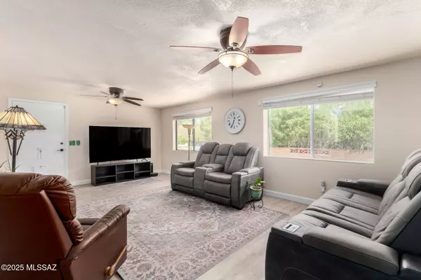 Green Valley, AZ 85614,1232 N La Canoa