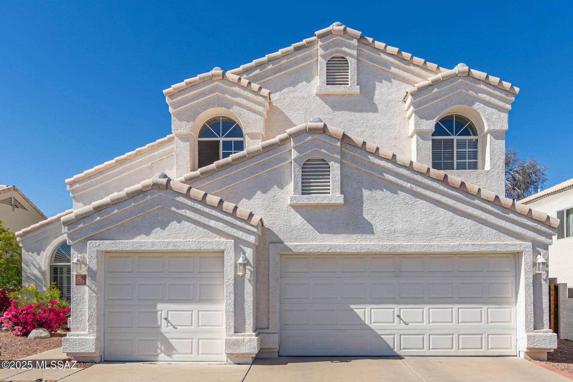 3762 W Meadow Briar Drive, Tucson, AZ 85741