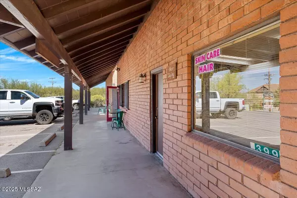 Oracle, AZ 85623,399 E American Avenue