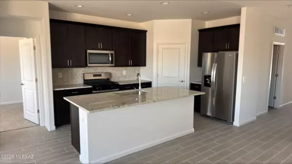 8293 S Clara Roberts Way, Vail, AZ 85641