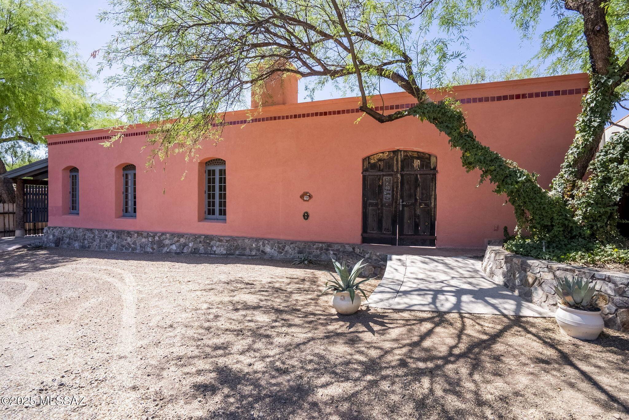19 Calle Iglesia, Tubac, AZ 85646