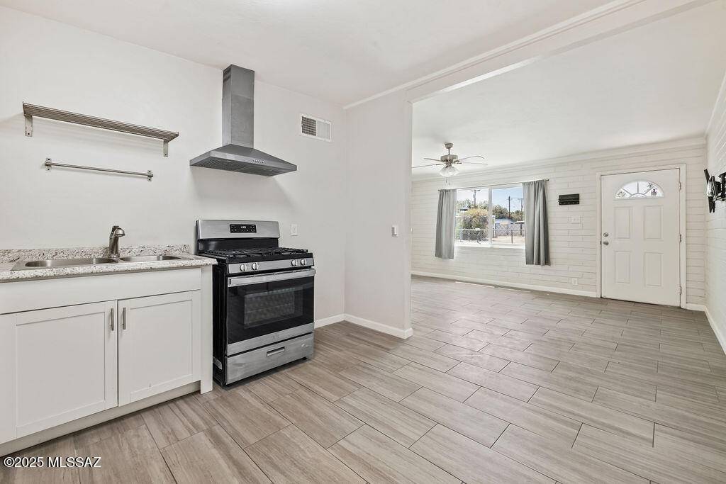 3231 E Halcyon Place, Tucson, AZ 85716
