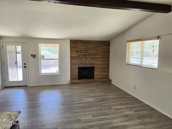 Tucson, AZ 85711,4743 E Scarlett Street