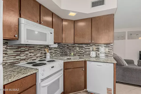 Green Valley, AZ 85614,1044 S Calle De La Temporada