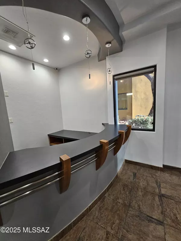 Tucson, AZ 85741,7532 N La Cholla Boulevard