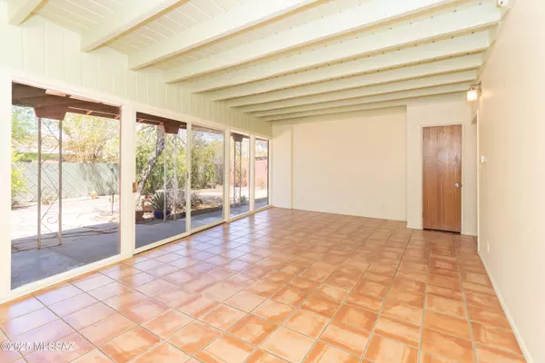 Tucson, AZ 85711,5141 E 6th Street