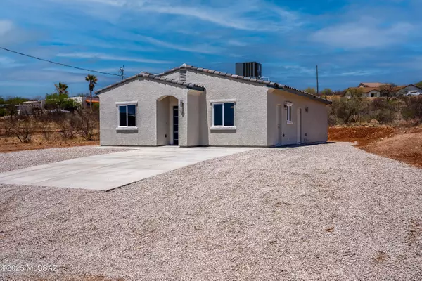 122 Via Venezuela, Rio Rico, AZ 85648