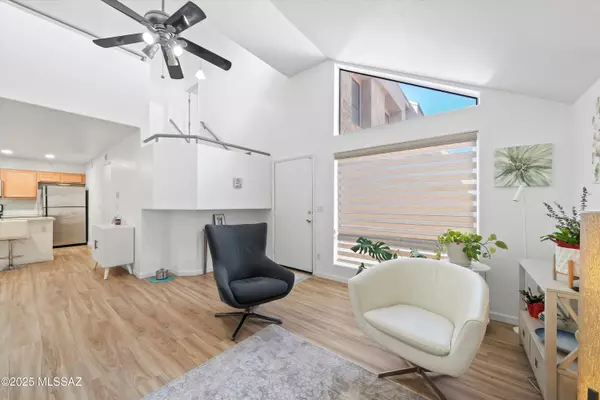 Tucson, AZ 85718,5675 N Camino Esplendora  #7-141