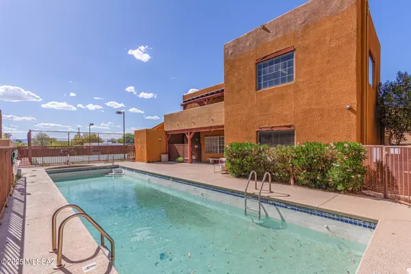 Tucson, AZ 85719,1810 E Blacklidge Drive #APT 827
