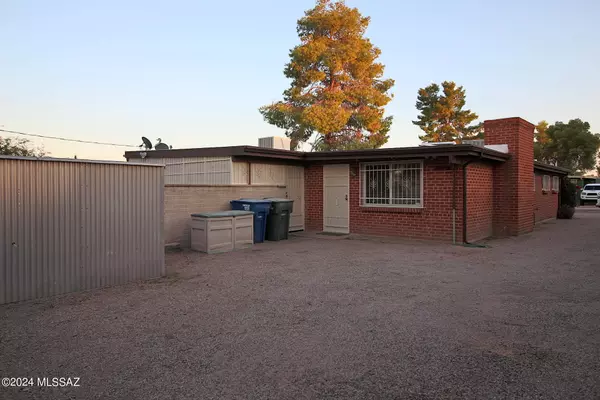 Tucson, AZ 85710,8133 E Colette Place