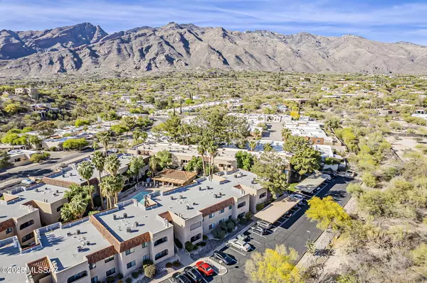 Tucson, AZ 85718,5750 N Camino Esplendora  #238