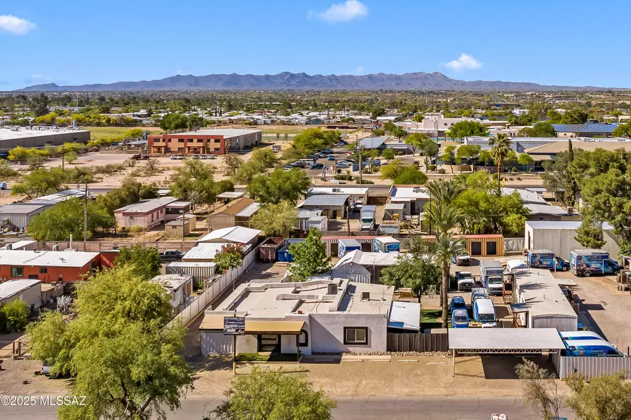 2200 W La Osa Street, Tucson, AZ 85705