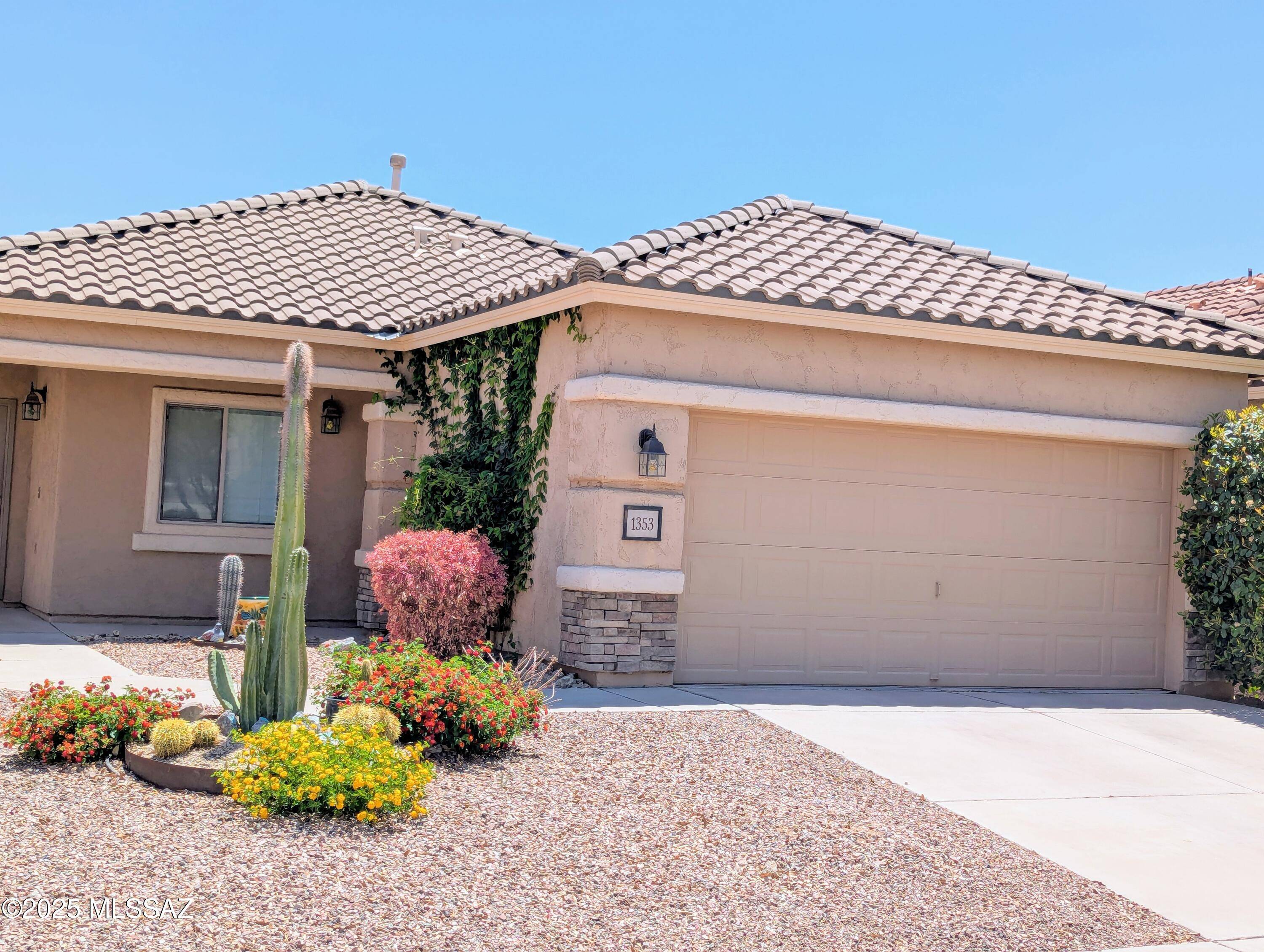 Sahuarita, AZ 85629,1353 W Via La Noria