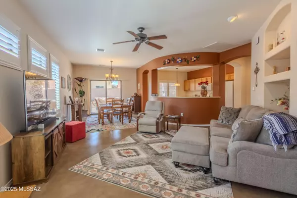 Green Valley, AZ 85614,212 E Calle Del Capullo