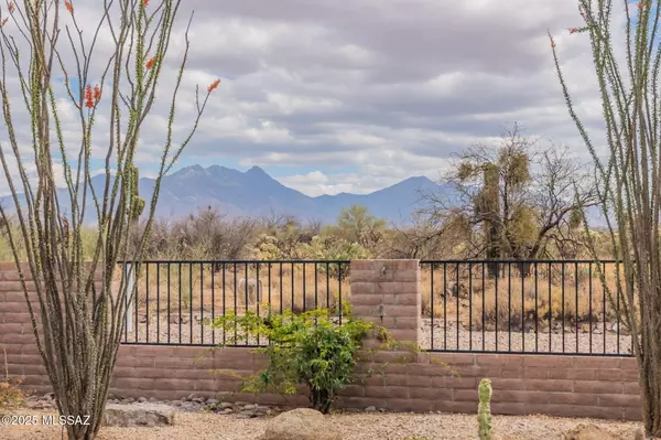 2740 E Ponce Court, Green Valley, AZ 85614