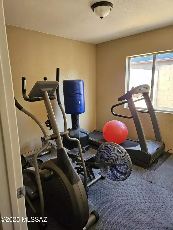 Tucson, AZ 85741,8300 N Firethorn Avenue