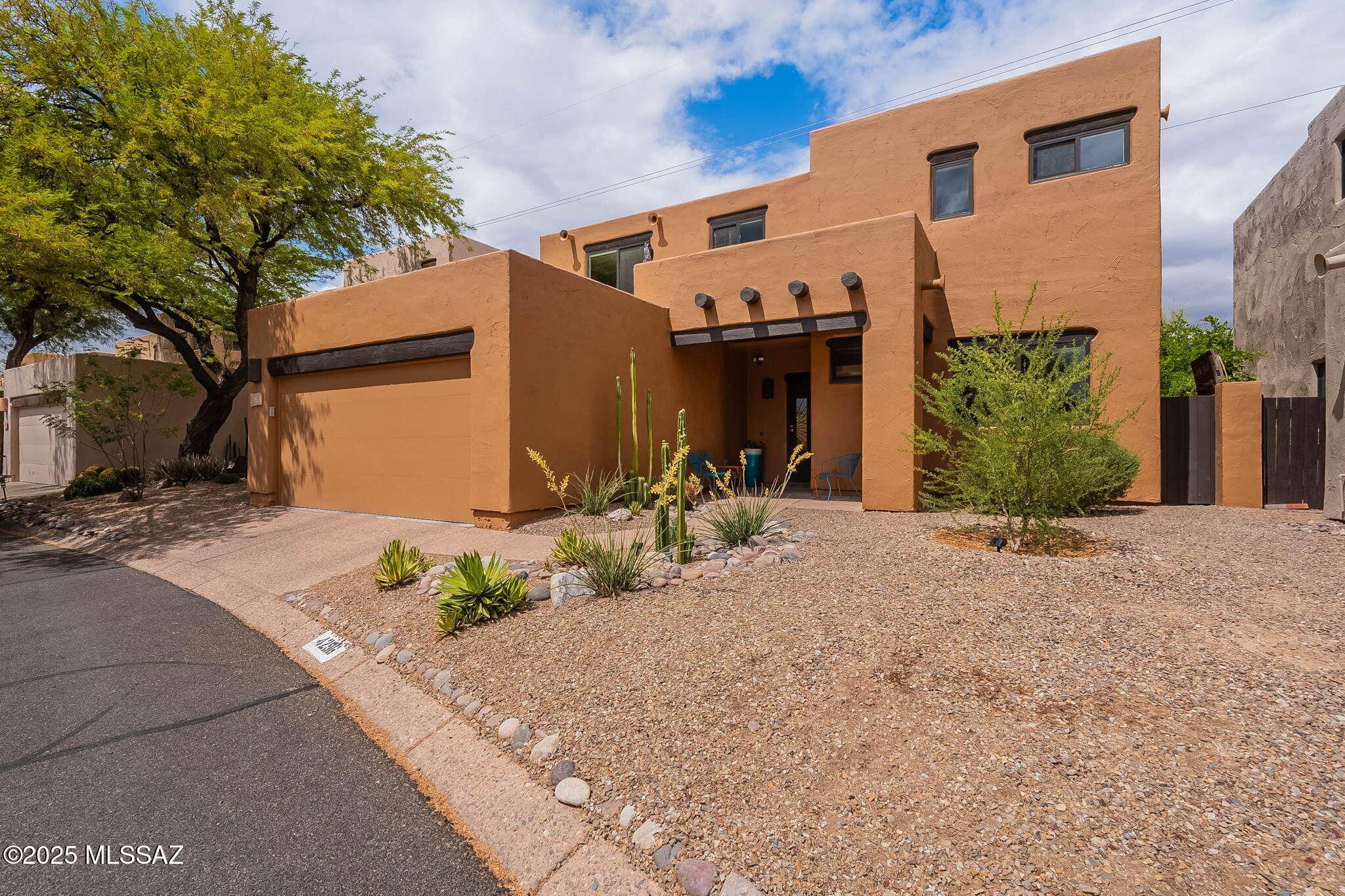 4296 N Rillito Creek Place, Tucson, AZ 85719