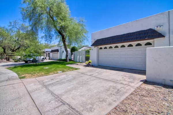 7146 E Sabino Vista Circle, Tucson, AZ 85750