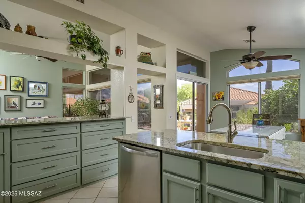 2246 E Amaranth Street, Oro Valley, AZ 85755