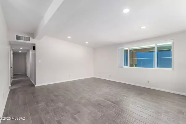 Tucson, AZ 85712,1424 N Bryant Avenue