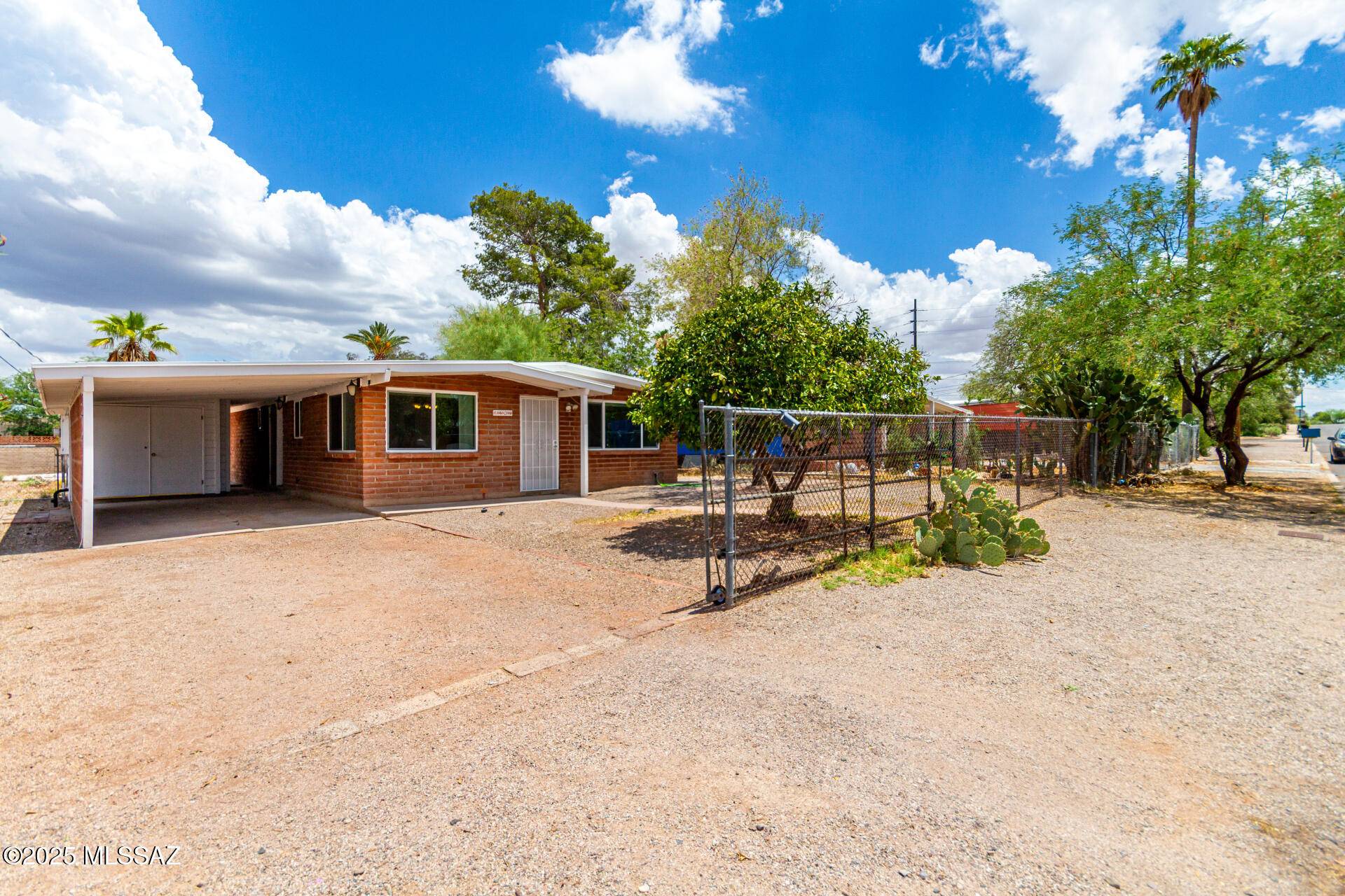Tucson, AZ 85712,1424 N Bryant Avenue