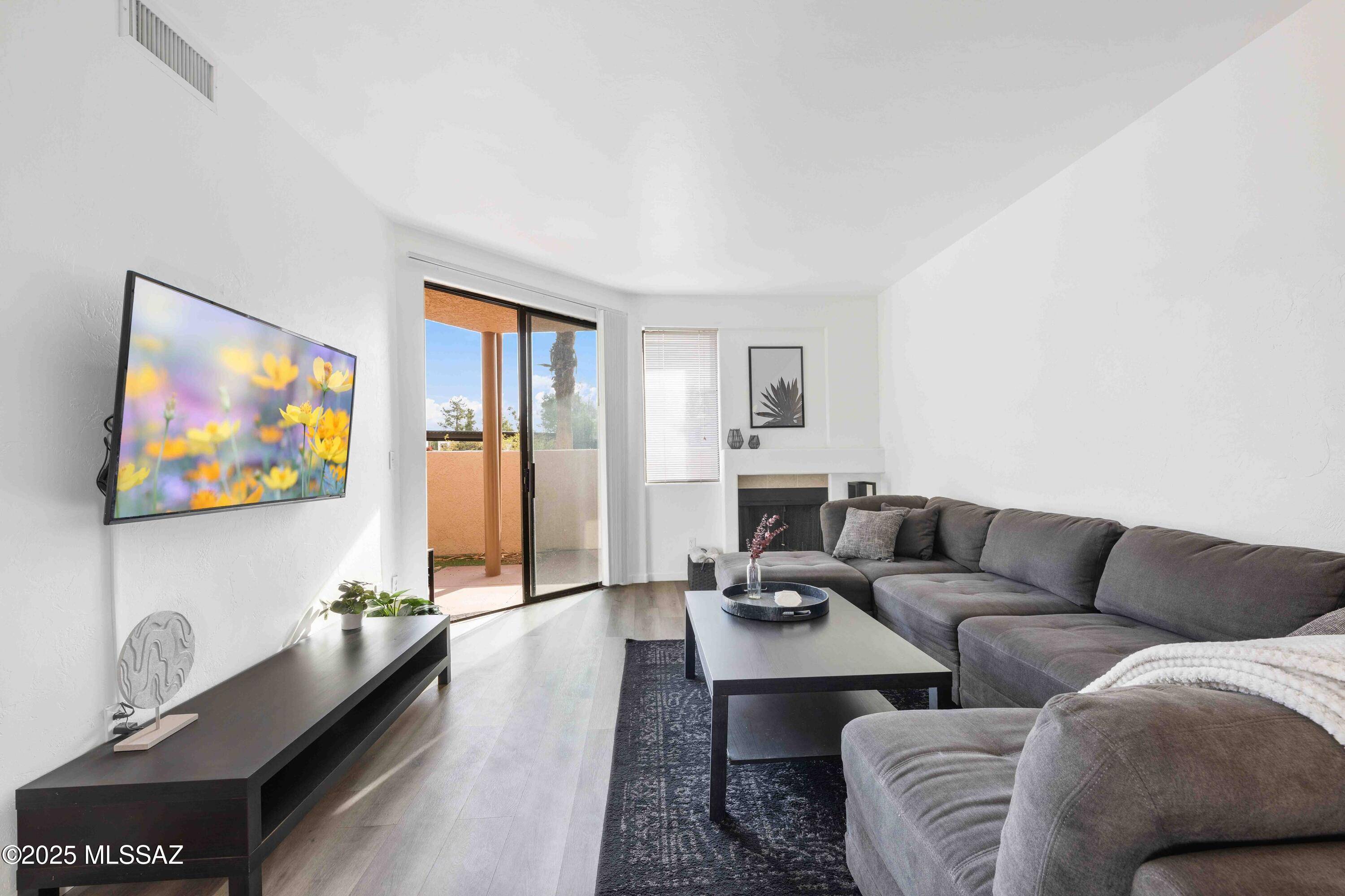 Tucson, AZ 85718,5675 N Camino Esplendora  #1103