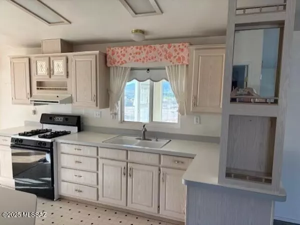 Benson, AZ 85602,590 N Warren Road