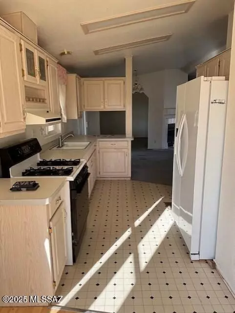 Benson, AZ 85602,590 N Warren Road