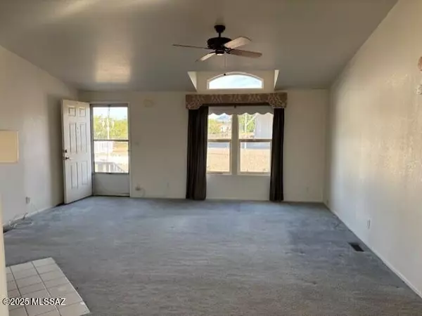 Benson, AZ 85602,590 N Warren Road