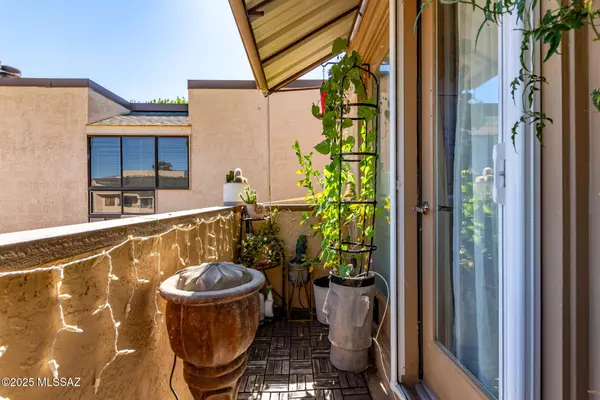 7622 E Callisto Circle #204, Tucson, AZ 85715